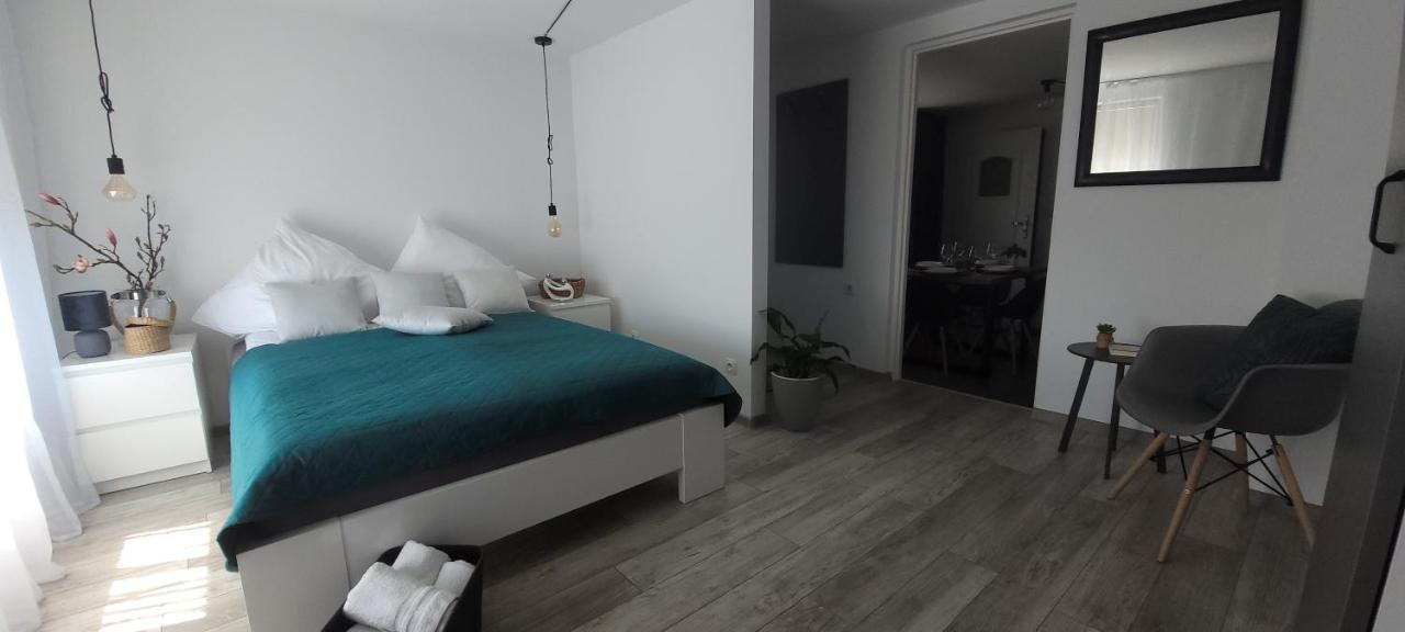 Apartamenty Pod Uwalonym Debem Jezow Sudecki Εξωτερικό φωτογραφία